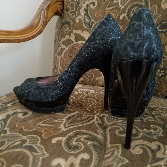 ⬇️💗Bakers Black Stunning Platform heels - Picture 4 of 4